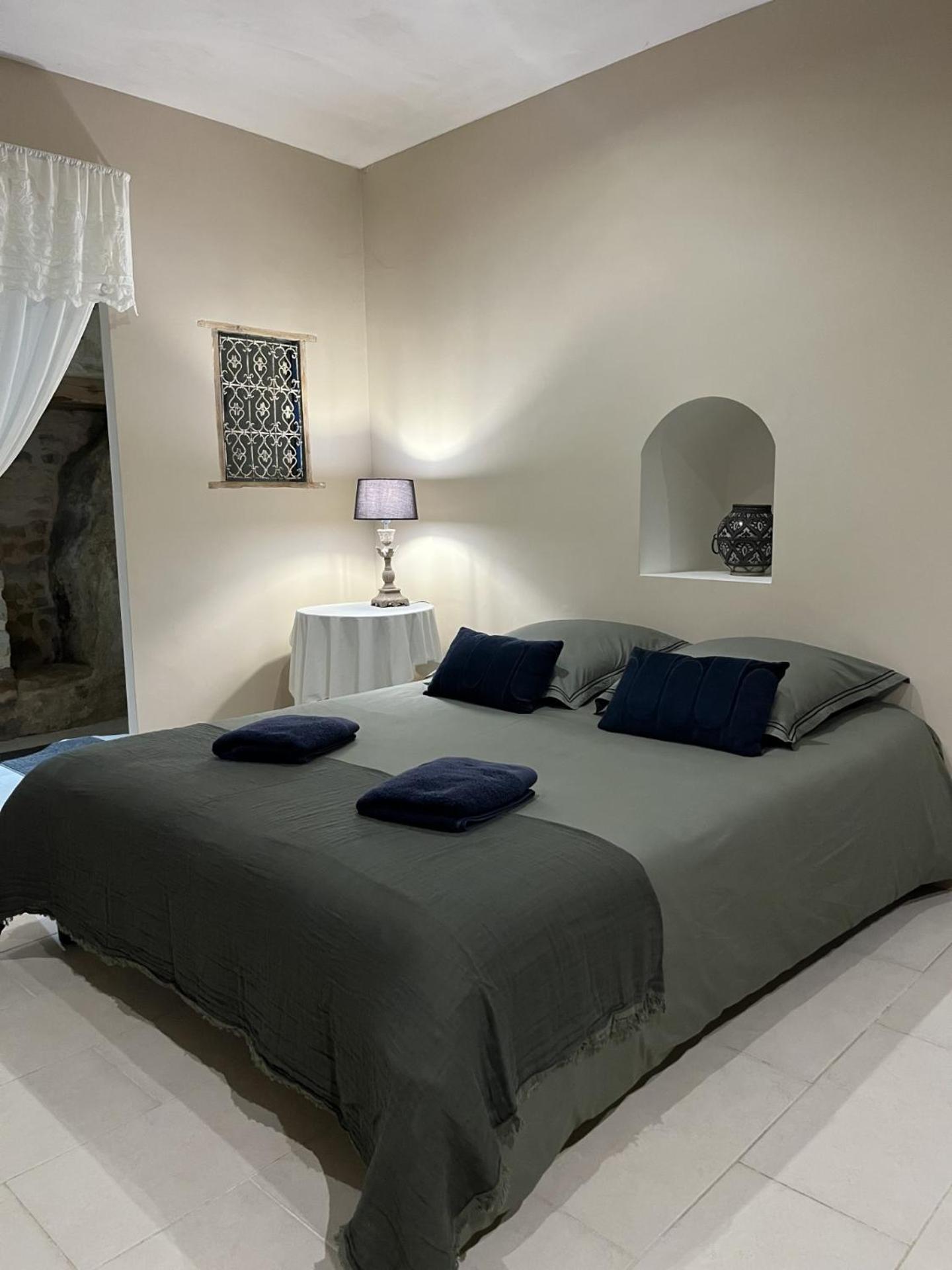 Le Logis D'Hortense Vic-le-Comte 外观 照片